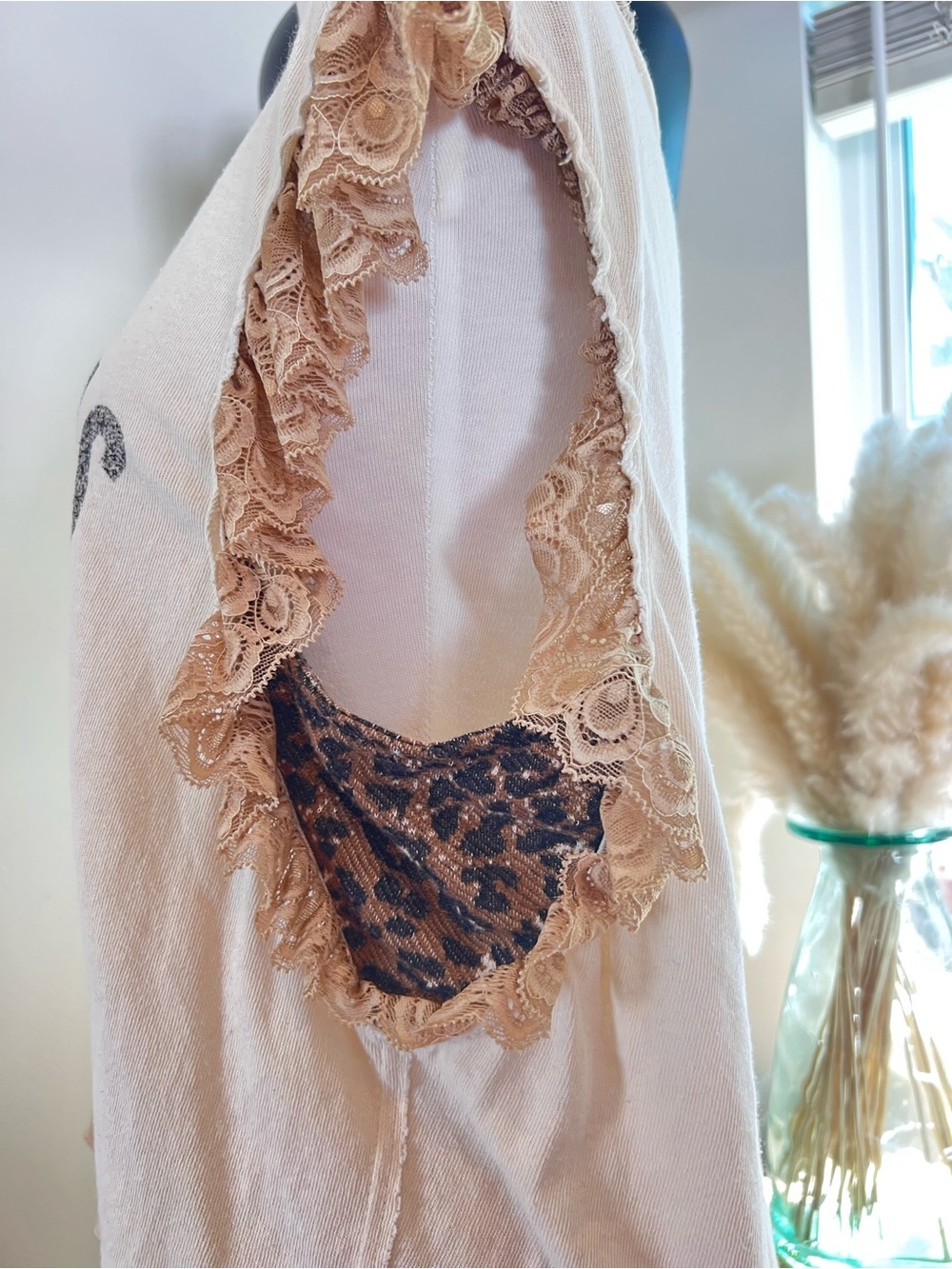 We The Free Memphis Graphic Tee Lace Sleeve Top Cream Boho Size S - Picture 7 of 8